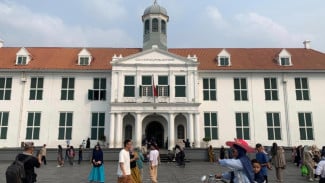 5 Tempat Healing di Sekitar Jakarta yang Bisa Didatangi Naik KRL