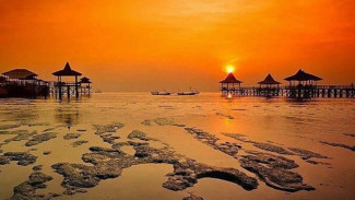 Dari Tempat Ini Pemandangan Skyline, Pantai Kenjeran Hingga Jembatan Suramadu Tersaji Jelas