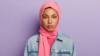 5 Gaya Hijab Anti Gagal untuk Menyamarkan Pipi Chubby