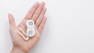 Panduan A-Z Memakai Softlens untuk Pemula: Aman, Nyaman, dan Bebas Iritasi