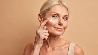 Melewati Usia 40 Tanpa Takut Keriput, Panduan Skincare & Treatment Wajib untuk Kulit Awet Muda