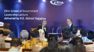 Mantan PM Thailand Abhisit Vejjajiva Tekankan Pentingnya Peran Pemimpin dalam Menghadapi Tantangan Ekonomi