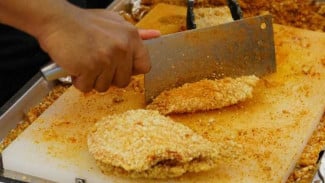 Ide Bisnis Kuliner yang Laris di Indonesia: Ayam Krispi Jadi Primadona Baru
