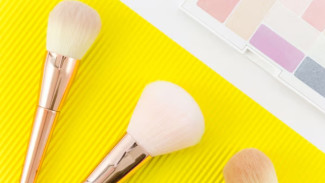 Awas Sarang Bakteri Penyebab Jerawat! Cara Membersihkan Kuas Makeup dan Beauty Blender yang Benar