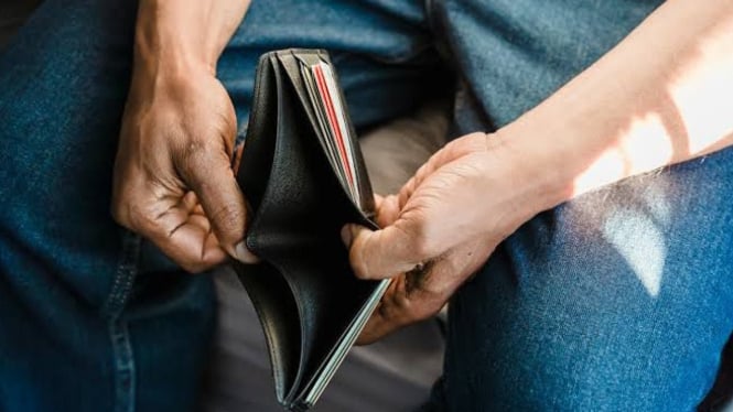 Ilustrasi dompet kosong