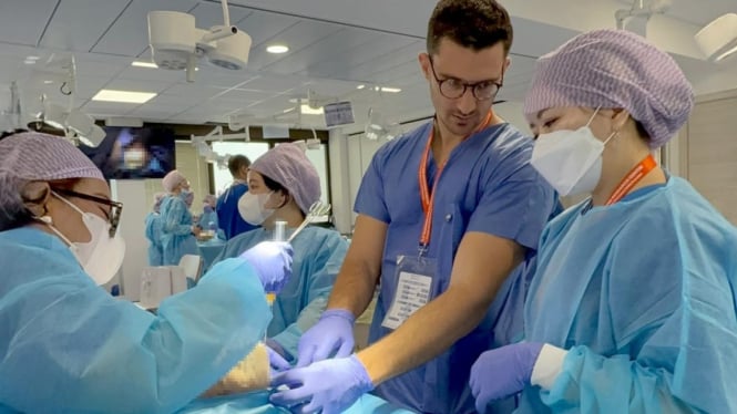 Pelatihan internasional para dokter spesialis dan dokter umum