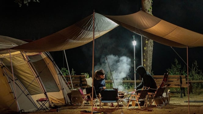 Ilustrasi camping