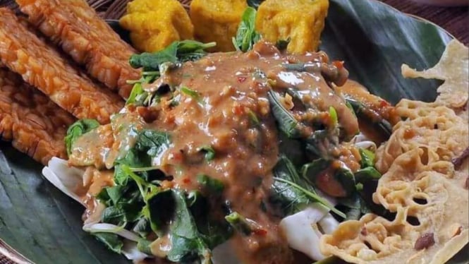 Ilustrasi pecel khas Madiun