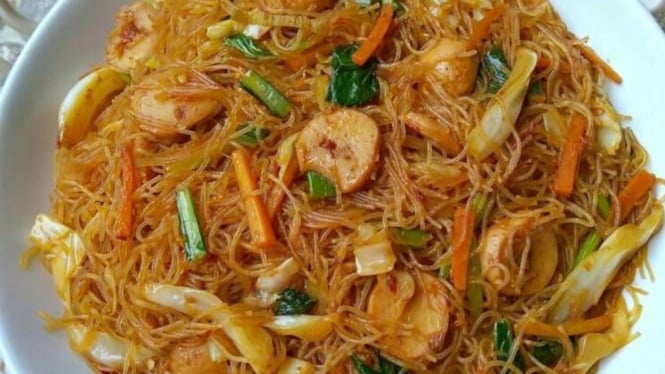 Ilustrasi bihun goreng