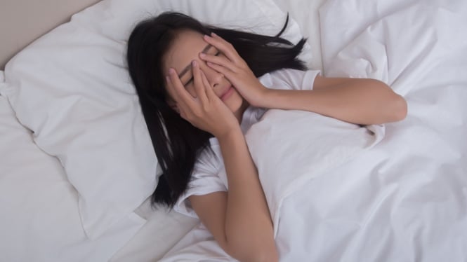 Ilustrasi Bangun Tidur Lupa Hari