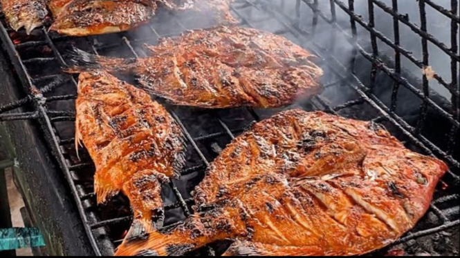 Ilustrasi ikan bakar