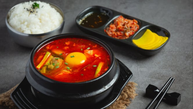 lustrasi makanan korea
