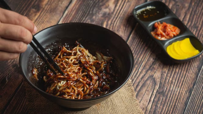 Ilustrasi Jjajangmyeon
