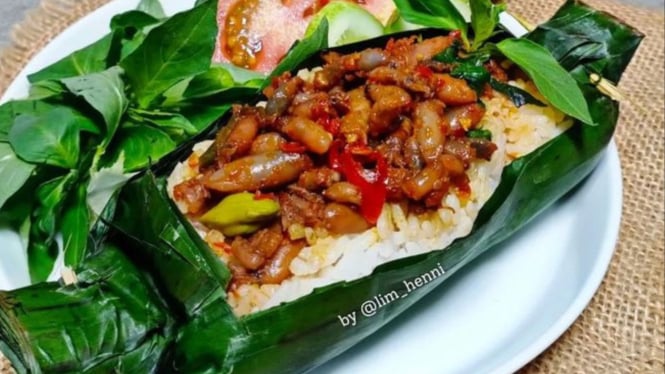 Ilustrasi nasi bakar cumi asin