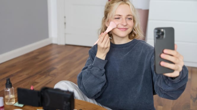 Ilustrasi makeup untuk remaja