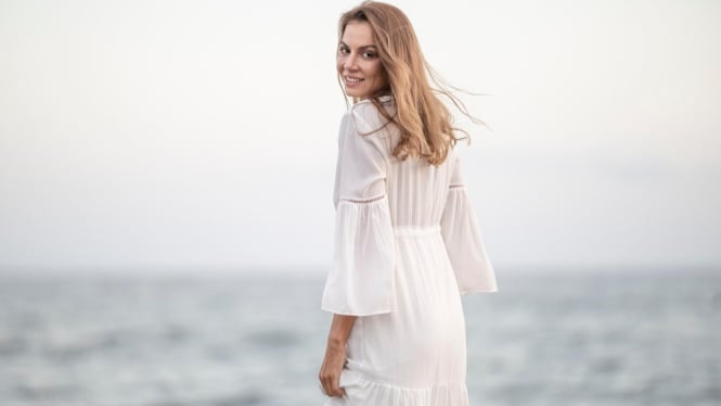 Ilustrasi outfit Ivory White