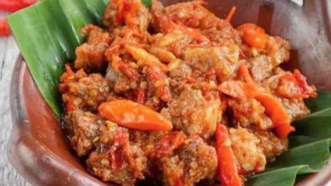 Ilustrasi oseng daging sapi mercon