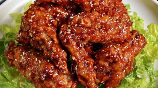 Ilustrasi chicken Wings Saus Samyang
