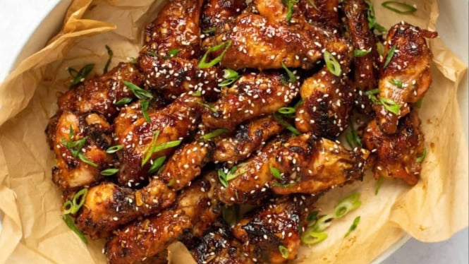 Iluatrasi soy garlic chicken wings