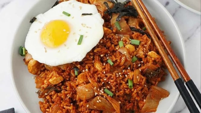 Ilustrasi nasi goreng kimchi