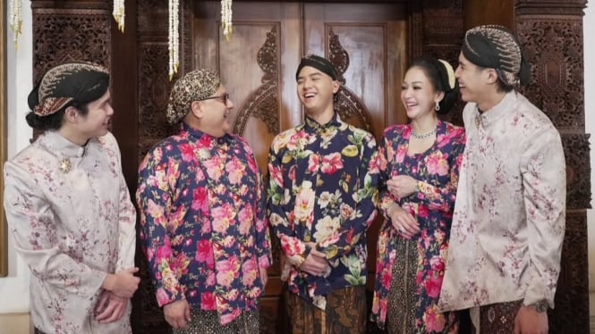 Kebaya Kutu Baru Maia Estianty