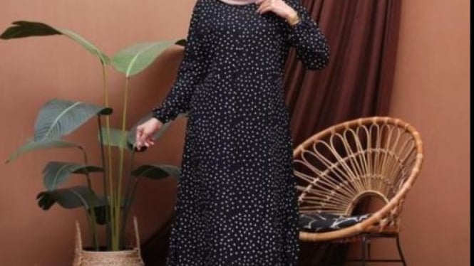 Ilustrasi gamis untuk wanita pendek