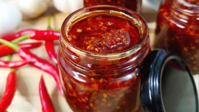 Ilustrasi chilli oil