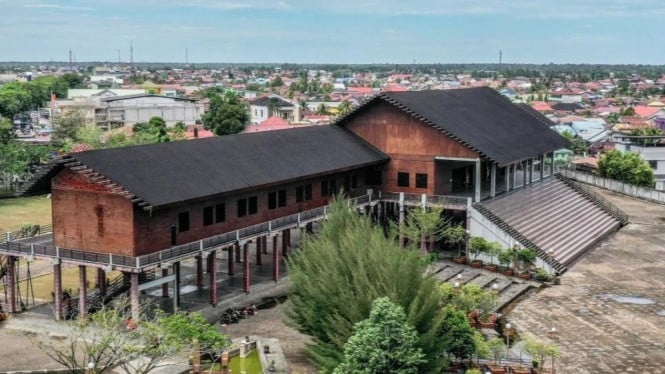 Rumah Radakng Kalimantan