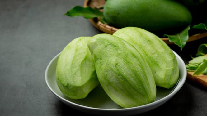 Ilustrasi mangga muda