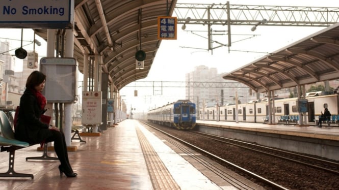 Ilustrasi peron stasiun