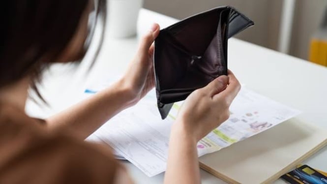 Ilustrasi dompet kosong