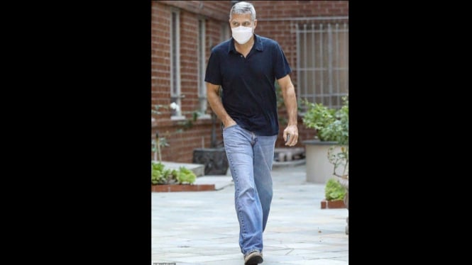 George Clooney Representasi Stylish over 50