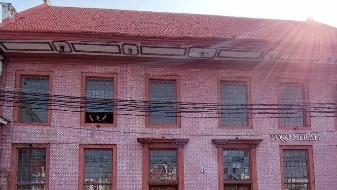 Toko Merah Kota Tua