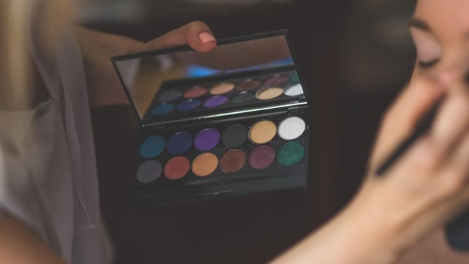 Ilustrasi eyeshadow