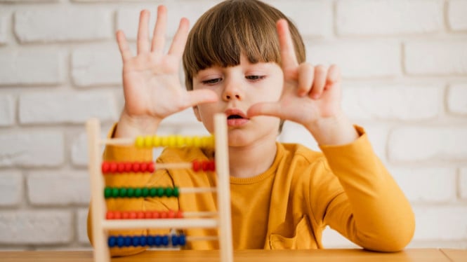 Ilustrasi anak belajar matematika