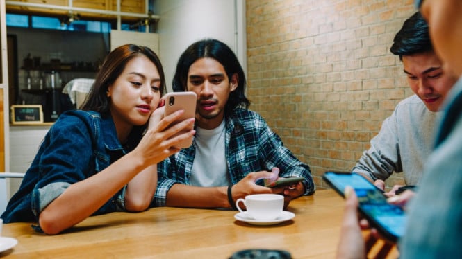 Ilustrasi hangout di jumat malam