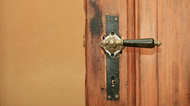 Ilustrasi pintu rumah