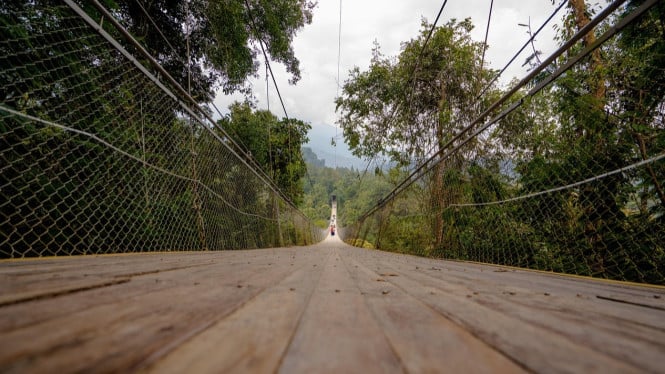 Ilustrasi jembatan gantung