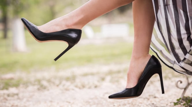 Ilustrasi sepatu heels