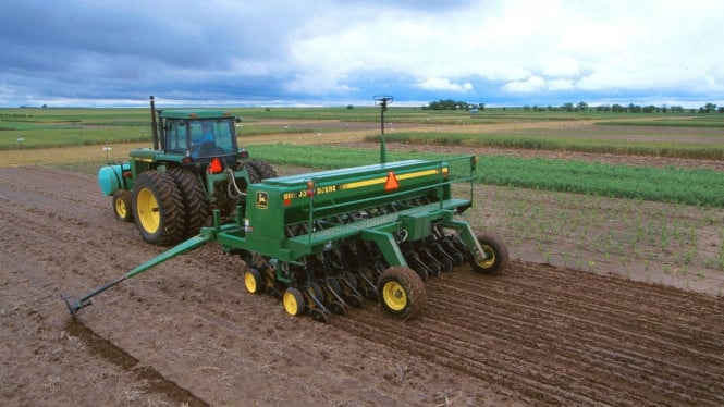 Ilustrasi traktor