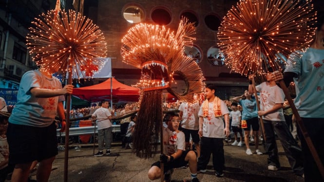 Festival Tarian Naga Api Tai Hang