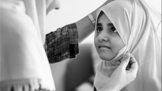 Ilustrasi mengajari anak beramal