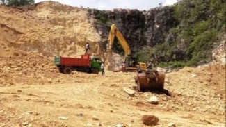 Bos Tambang Galian C Sumenep, Kebal Hukum dan Deking Oknum Polda Jatim?