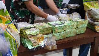 GARDASATU JATIM APRESIASI TEMUAN 35KG OLEH NELAYAN DAN BABINSA DIPERAIRAN MASALEMBU