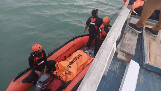 Jatuh di Perairan Raas, Sarmudi Ditemukan Meninggal Dunia
