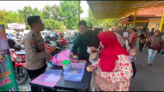 Layanan SKCK di Polres Bangkalan Membludak, Polisi Sediakan Kopi dan Kue Gratis