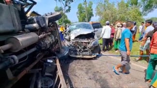 Lakalantas Adu Banteng, 4 Penumpang Luka-luka