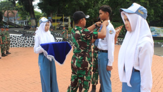 Danlanal Batuporon Resmi Buka Latihan Dasar Kepemimpinan Siswa SMAN 2 Mojokerto