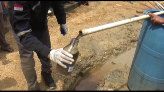 Warga Bor Sumur, Pemprov Jatim Benarkan Ditemukan Unsur Minyak Bumi