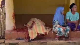 Tragis, Pria Bersimbah Darah Ditemukan Diteras Rumah Warga Sumenep